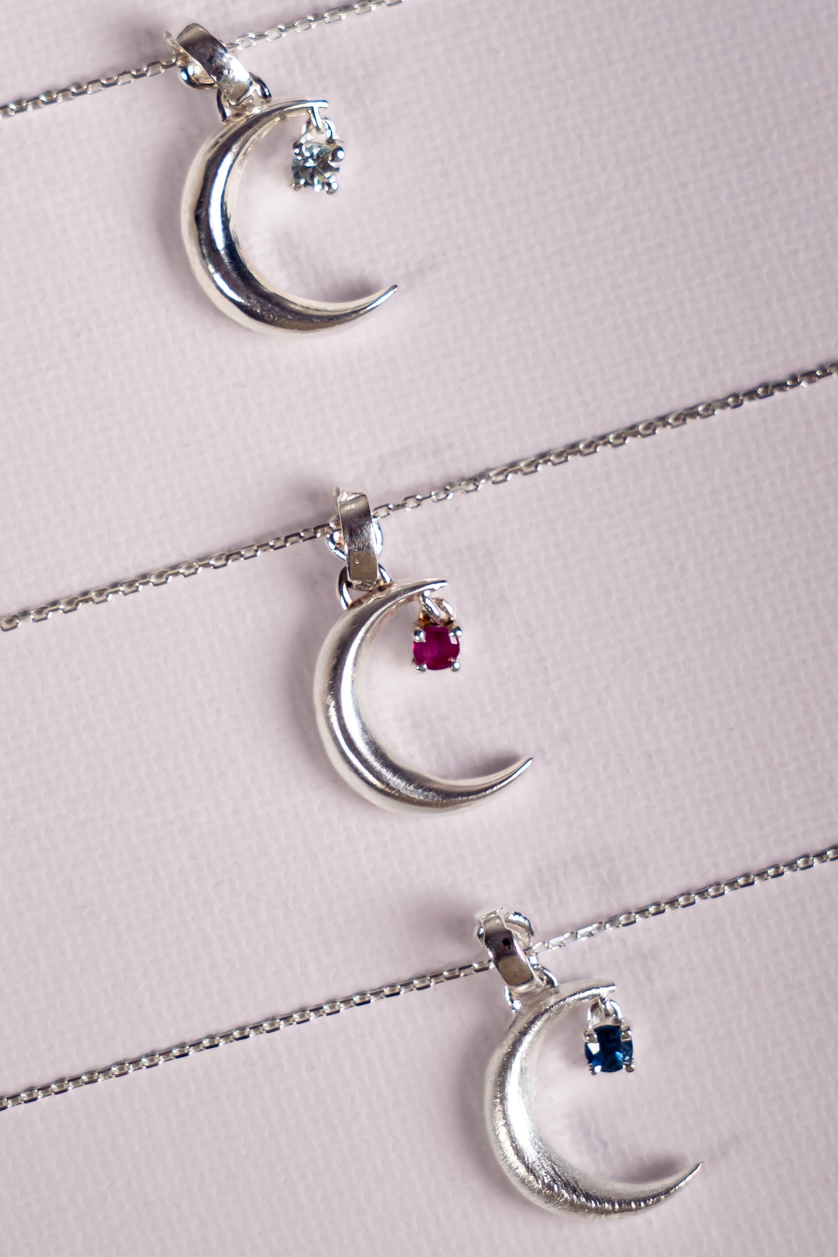 Collar Luna Rubí