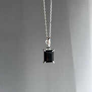 Collar Elia Espinela Negra