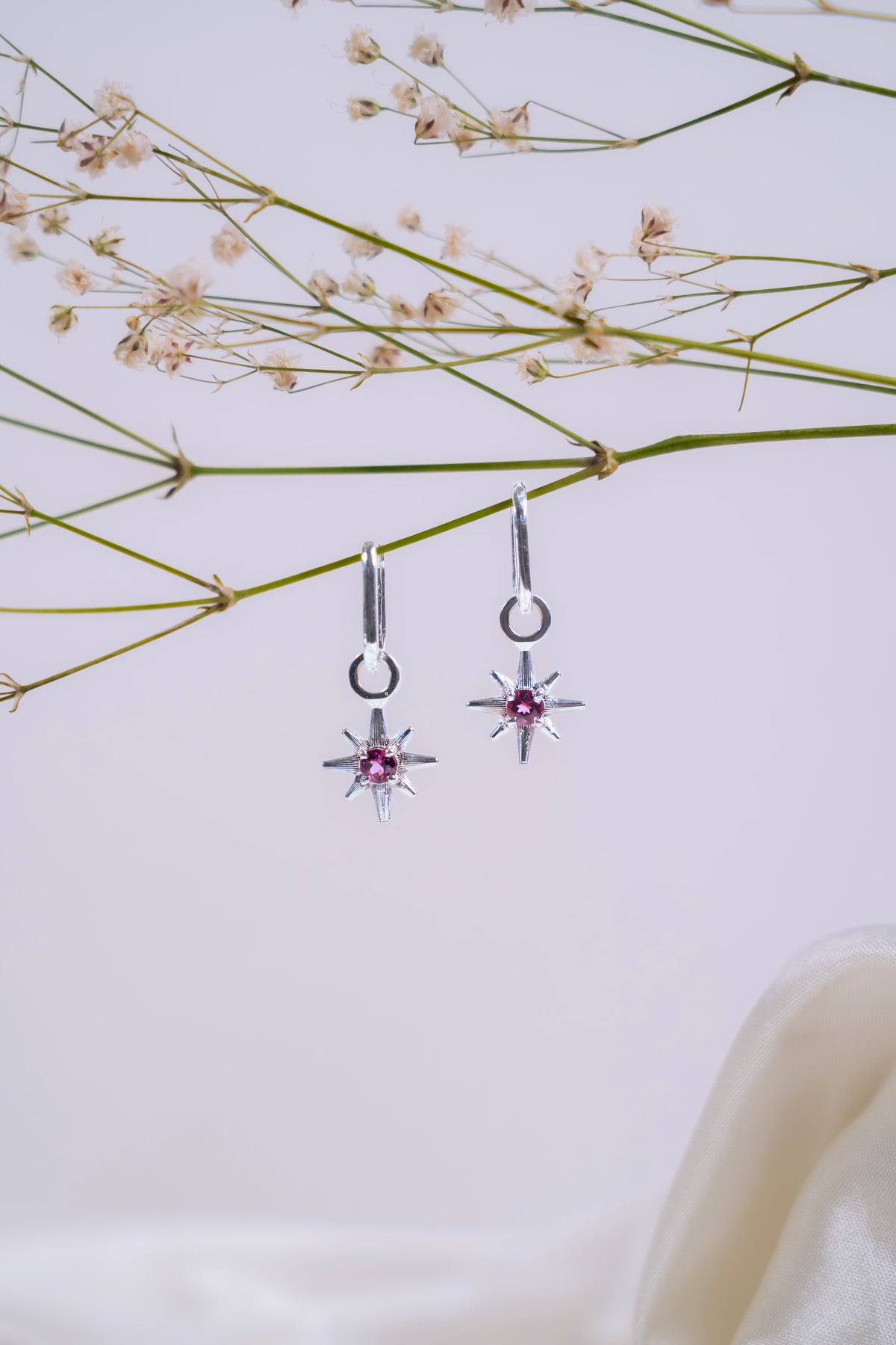 Aretes Estrella Granate Rodolita