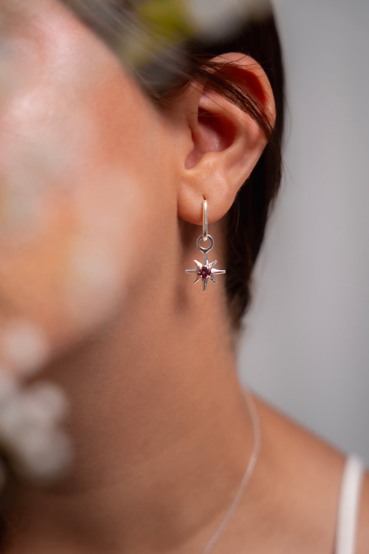 Aretes Estrella Granate Rodolita