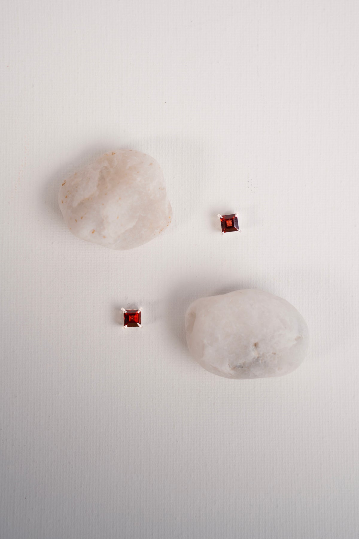 Aretes Elia Granate