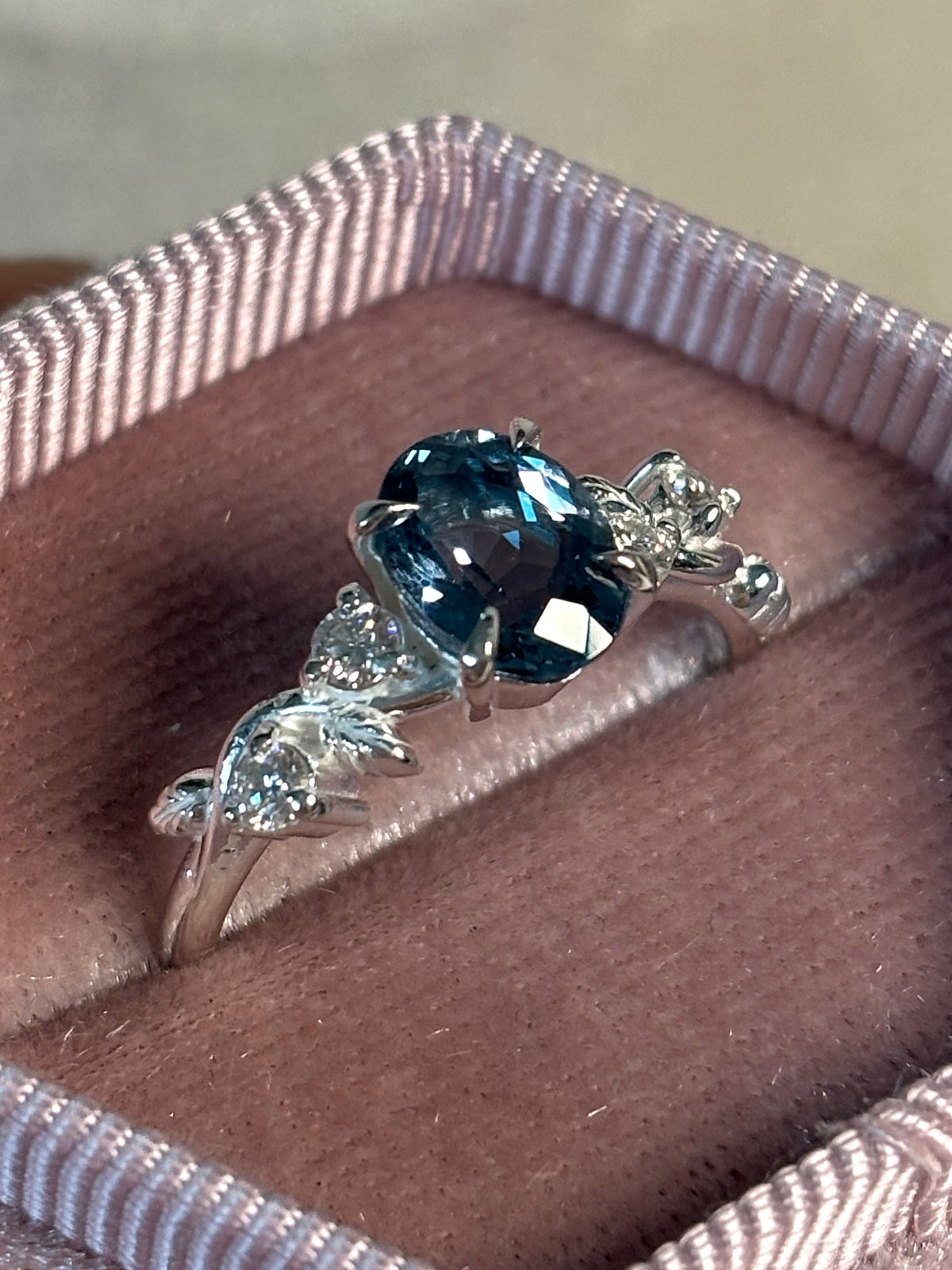 Anillo Tulipán Topacio London Blue